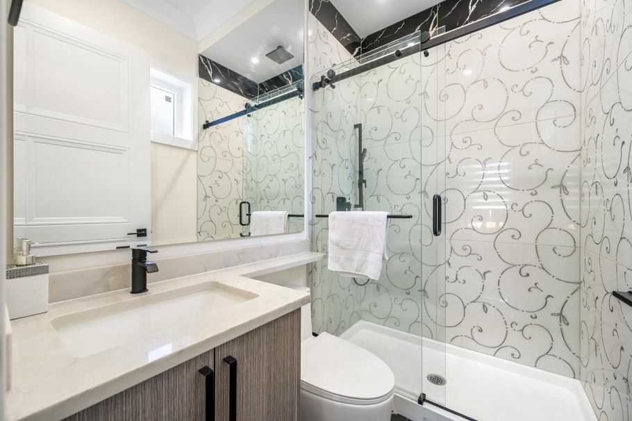 2798 E 43rd Avenue Vancouver, BC - 20