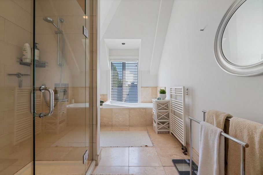 284 Sandringham Crescent North Vancouver, BC - 25