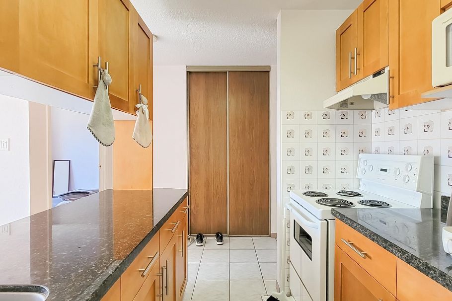 512 950 Drake Street Vancouver, BC - 5