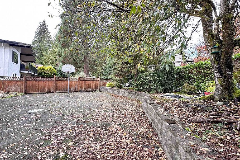 4455 Jerome Place North Vancouver, BC - 39