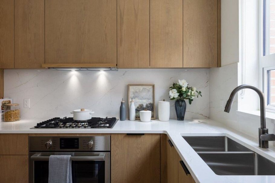 104 5381 Willow Street Vancouver, BC - 5