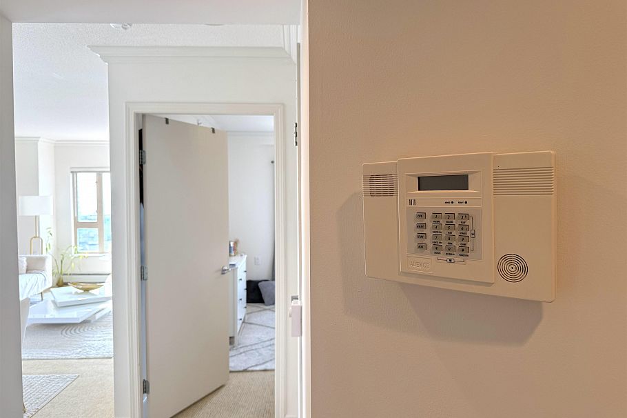 1503 121 W 15th Street North Vancouver, BC - 17