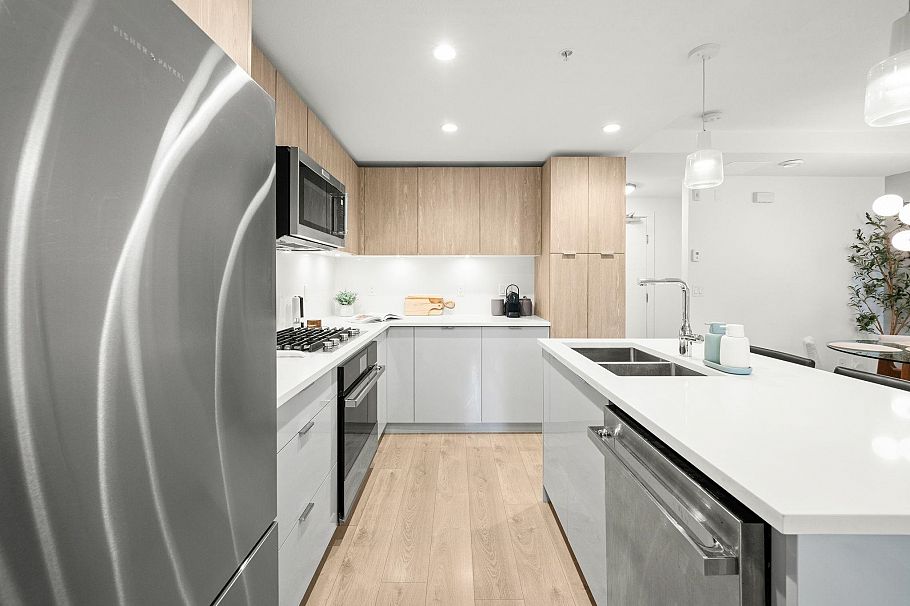 TH8 108 E 8th Street North Vancouver, BC - 8