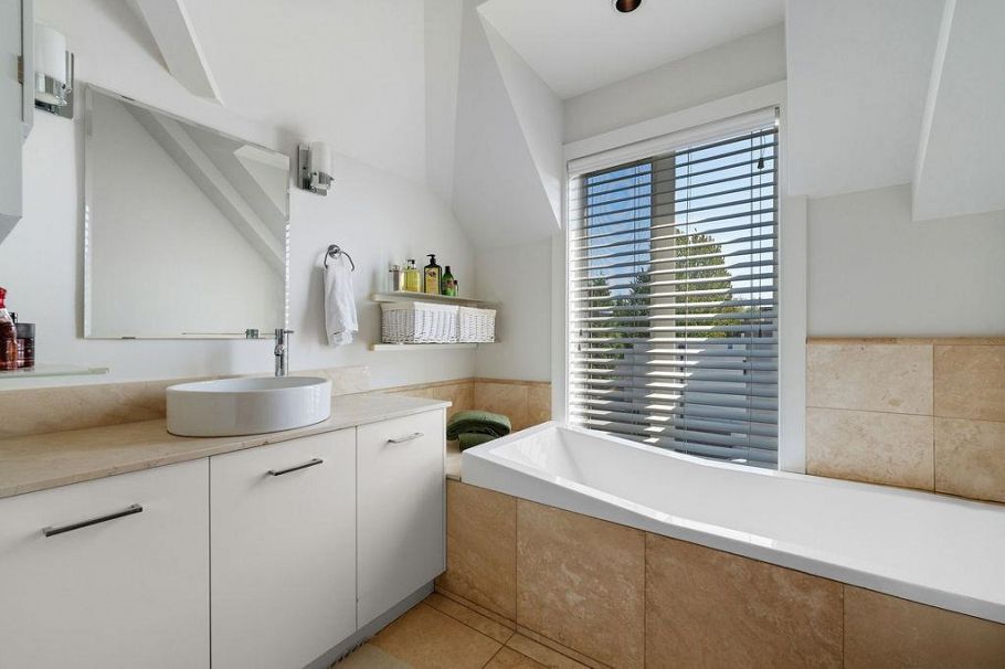 284 Sandringham Crescent North Vancouver, BC - 26