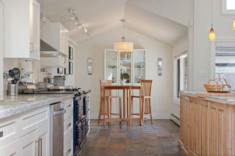 284 Sandringham Crescent North Vancouver, BC - 19