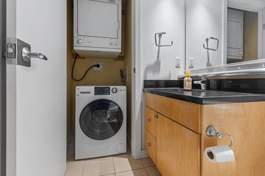 403 1003 Burnaby Street Vancouver, BC - 18