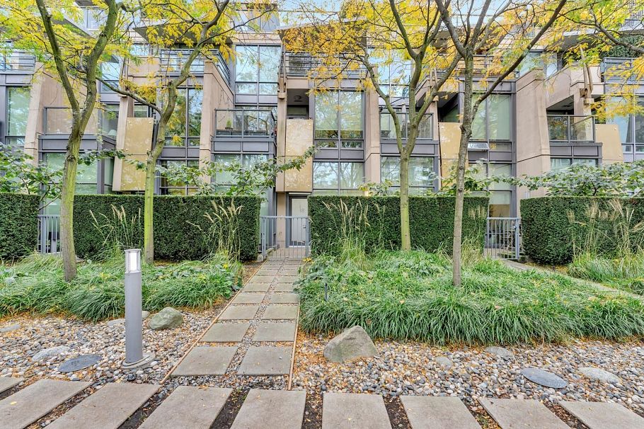 268 W 1st Avenue Vancouver, BC - 27