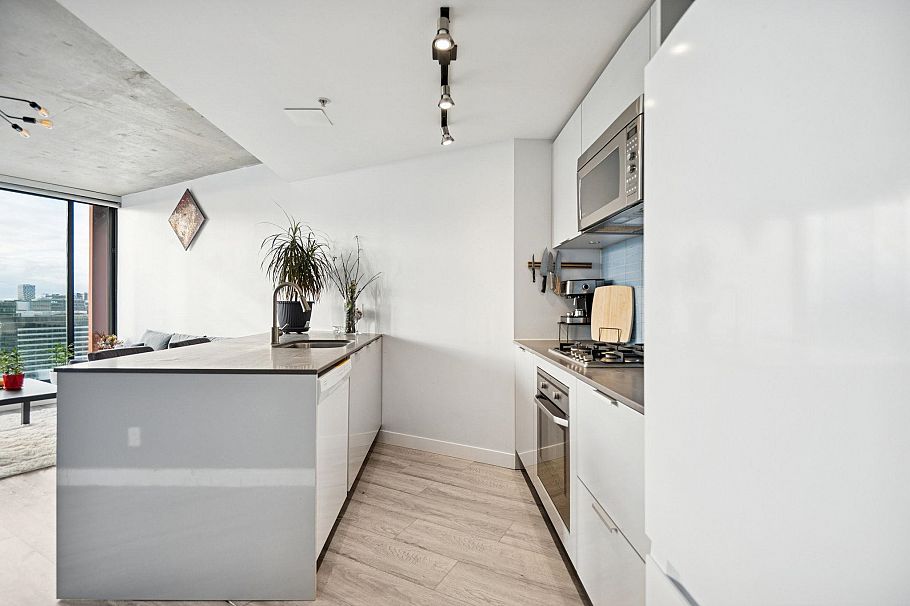 3909 128 W Cordova Street Vancouver, BC - 11