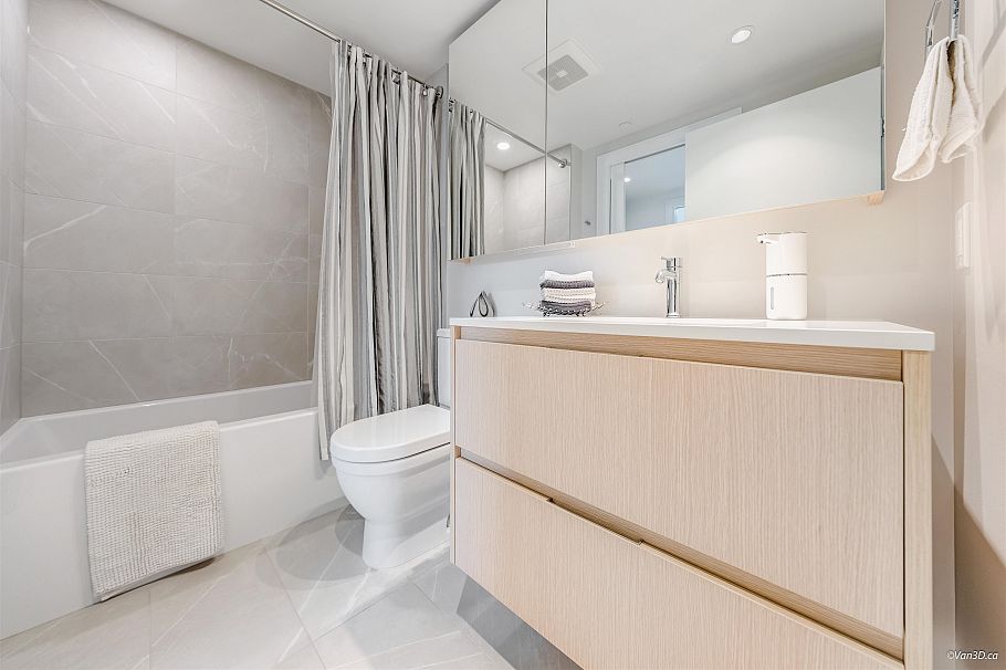 1102 1500 Fern Street North Vancouver, BC - 16