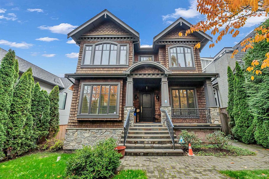 3522 W 27th Avenue Vancouver, BC - 1