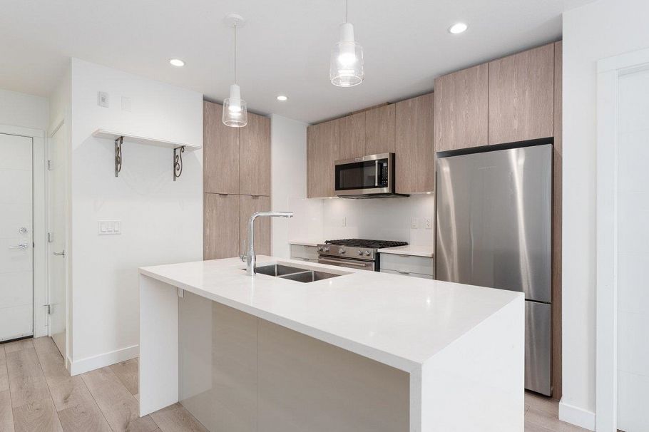 202 128 E 8th Street North Vancouver, BC - 13