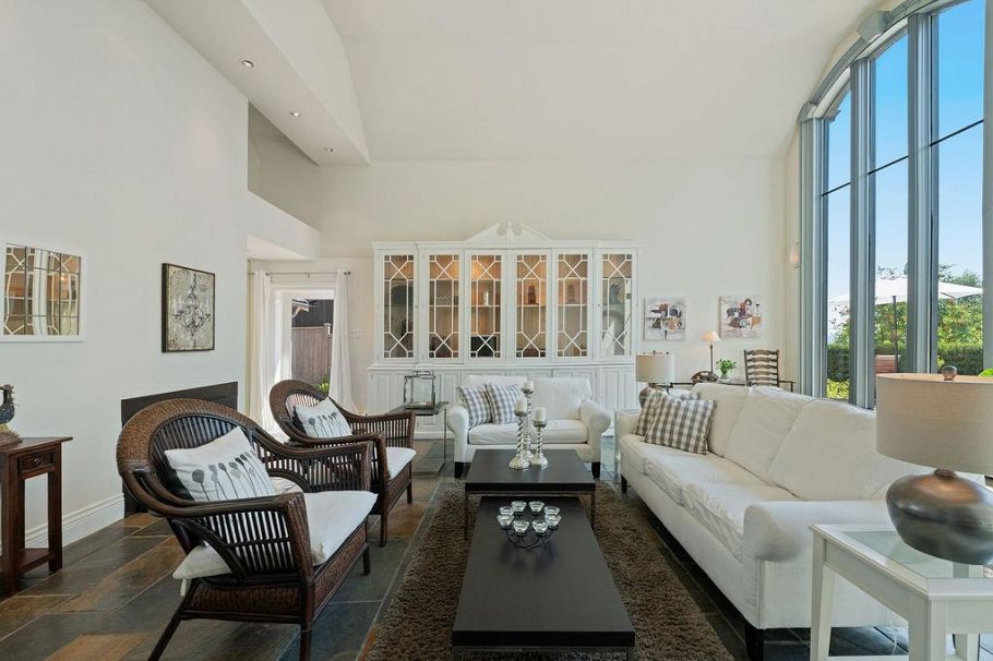 284 Sandringham Crescent North Vancouver, BC - 9