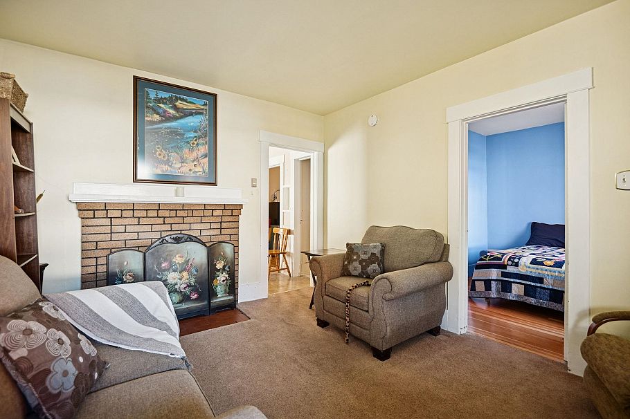 2258 Kitchener Street Vancouver, BC - 7