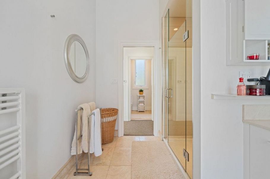 284 Sandringham Crescent North Vancouver, BC - 27