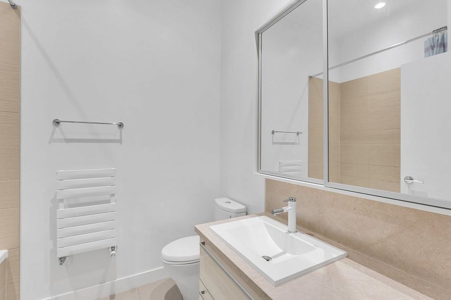 268 W 1st Avenue Vancouver, BC - 24