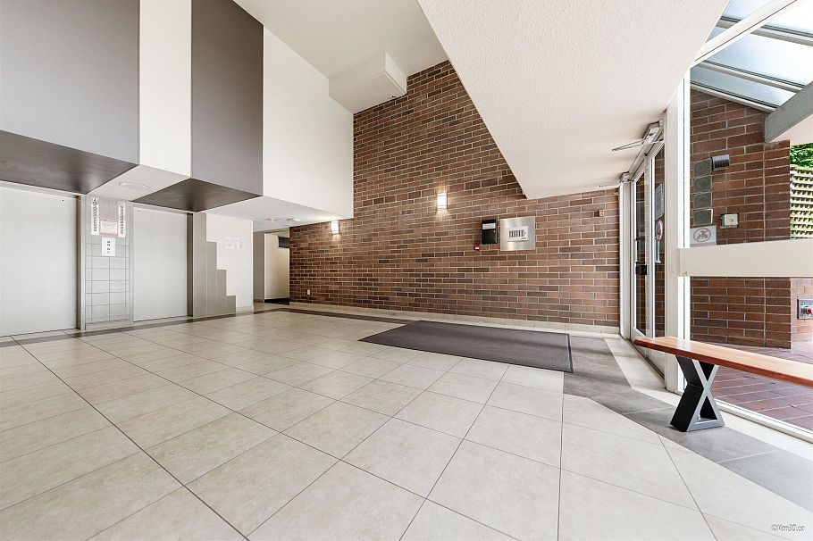 512 950 Drake Street Vancouver, BC - 3