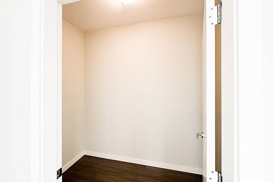 404 3289 Riverwalk Avenue Vancouver, BC - 4