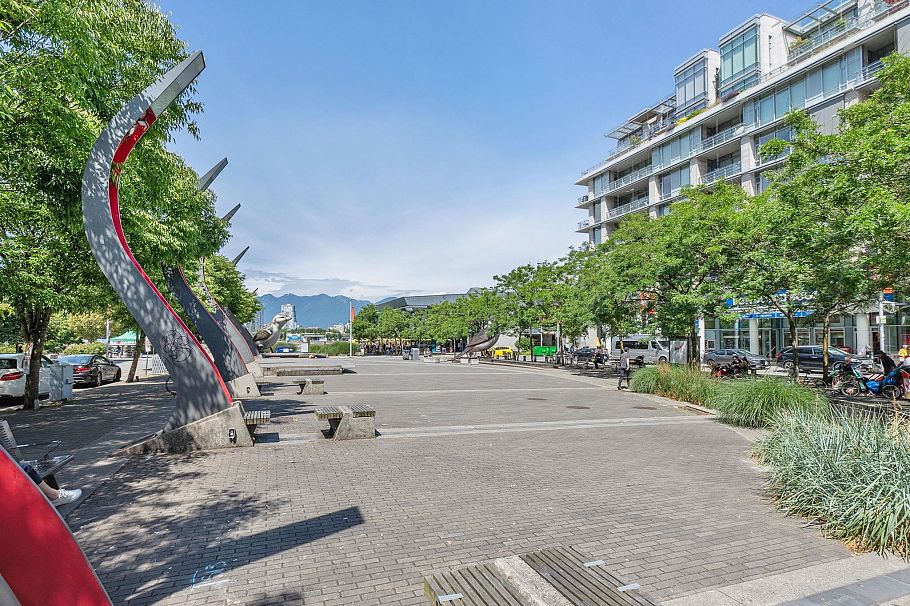 302 1625 Manitoba Street Vancouver, BC - 30