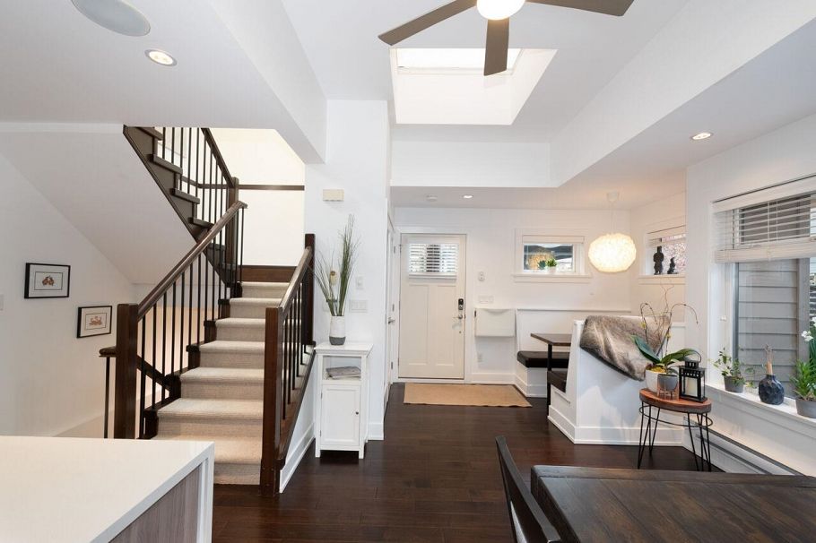 250 E 10th Street North Vancouver, BC - 12