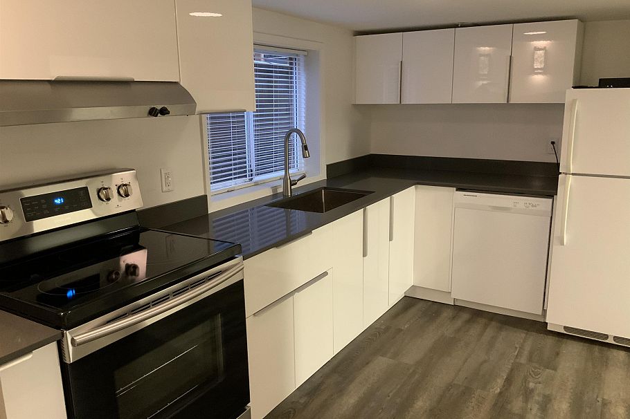 865 E 12th Street North Vancouver, BC - 29