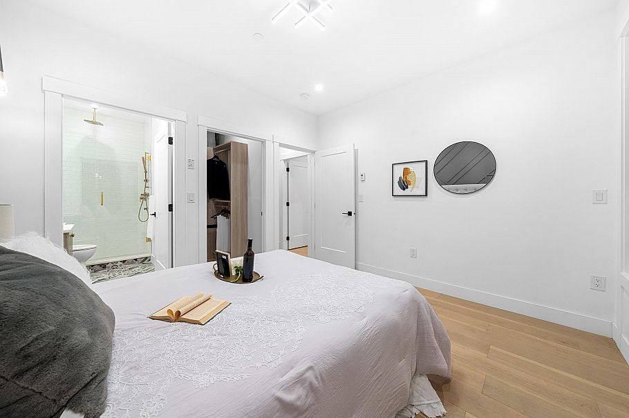 4990 Sherbrooke Street Vancouver, BC - 24