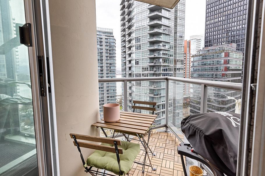 1401 1228 W Hastings Street Vancouver, BC - 14