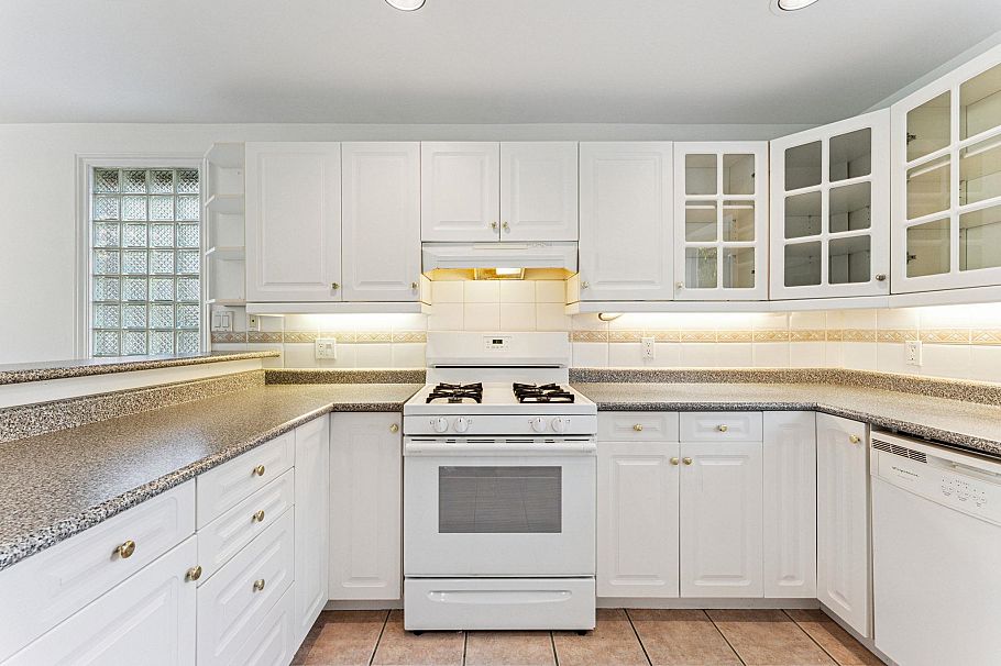 865 E 12th Street North Vancouver, BC - 9