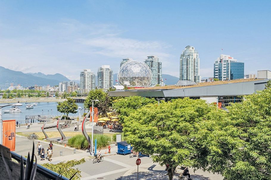 302 1625 Manitoba Street Vancouver, BC - 1