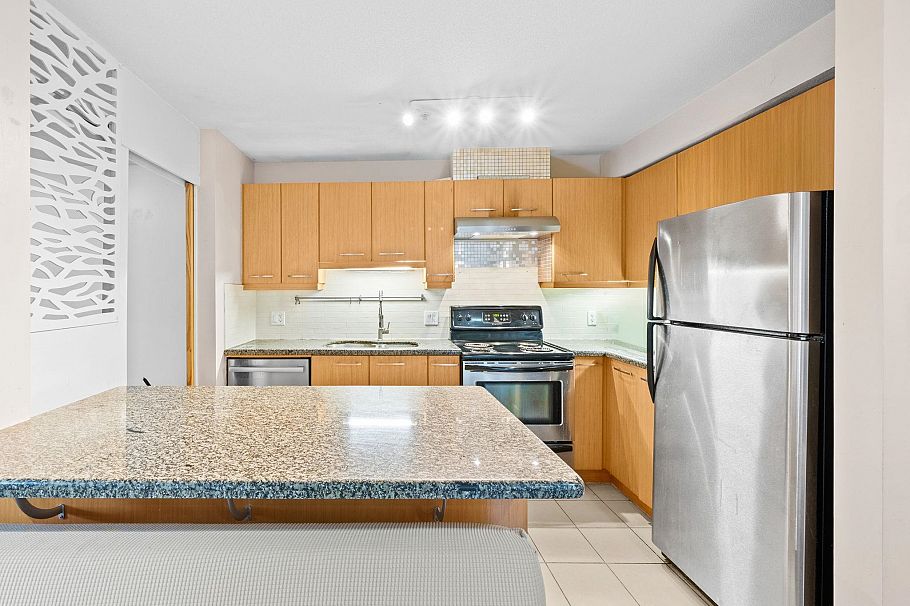 104 4155 Central Boulevard Burnaby, BC - 11