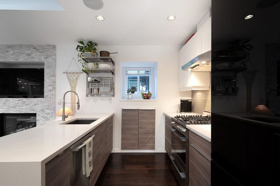 250 E 10th Street North Vancouver, BC - 20