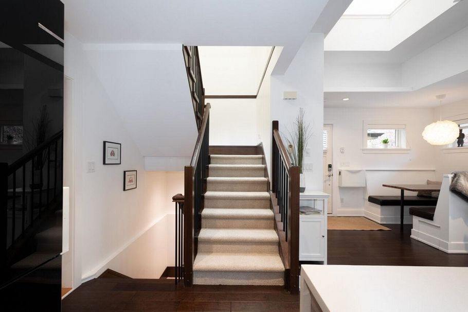 250 E 10th Street North Vancouver, BC - 21