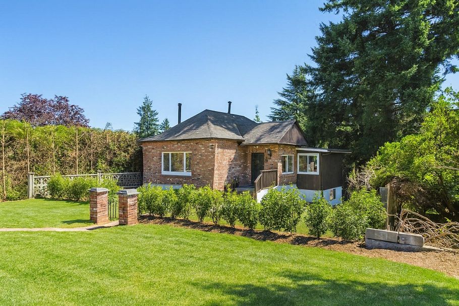 865 E 12th Street North Vancouver, BC - 40