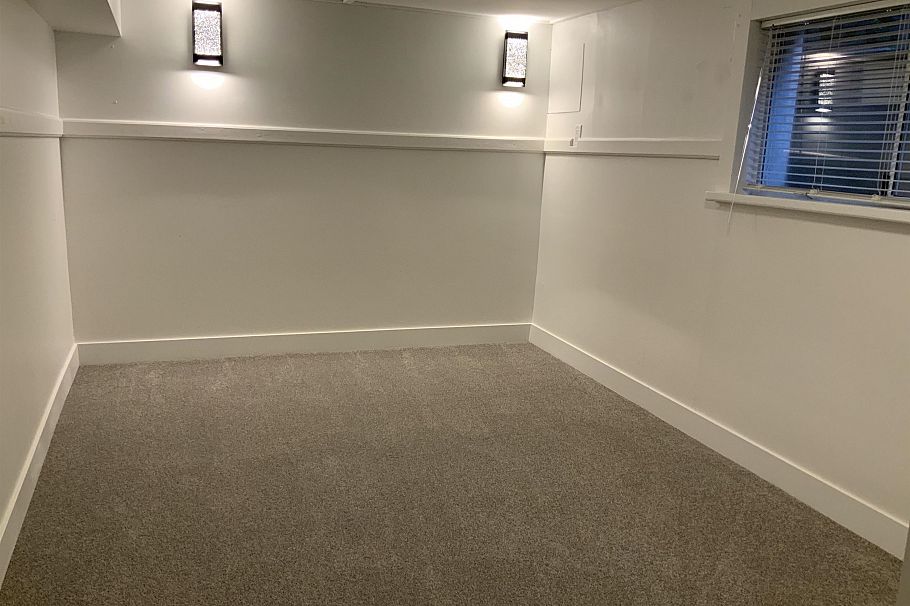 865 E 12th Street North Vancouver, BC - 37