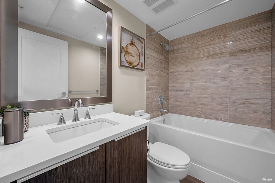 16 8677 Capstan Way Richmond, BC - 15