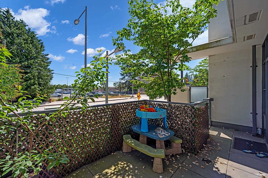 16 8677 Capstan Way Richmond, BC - 25