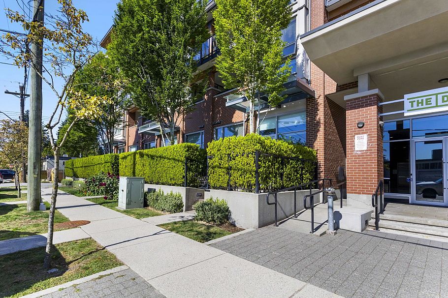 103 1182 W 16th Street North Vancouver, BC - 31