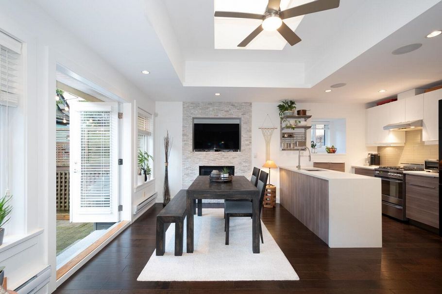 250 E 10th Street North Vancouver, BC - 6