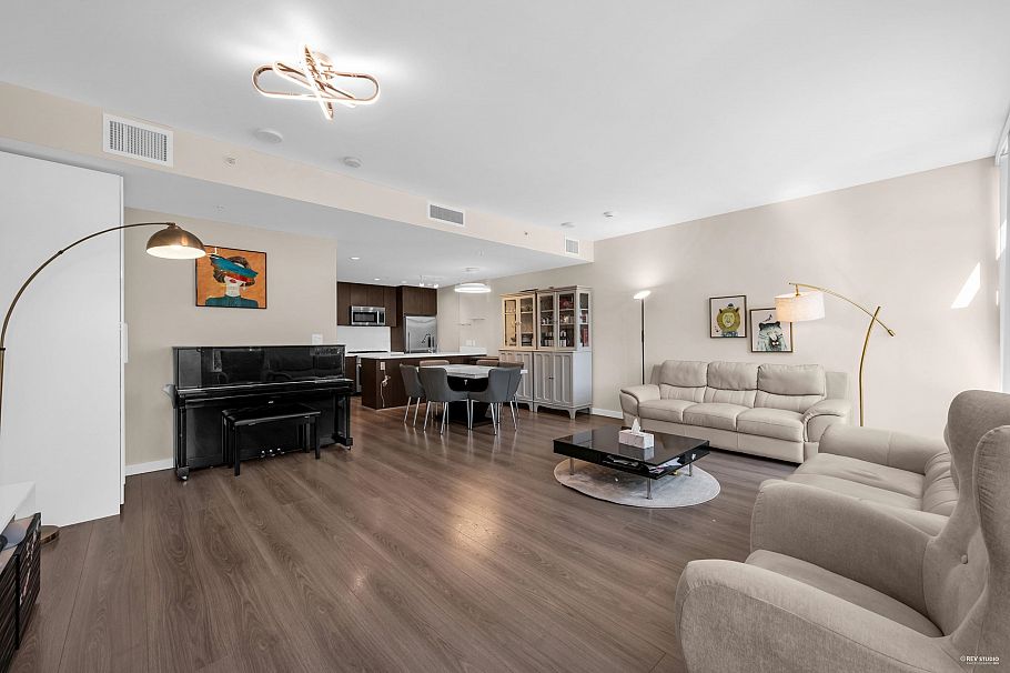 16 8677 Capstan Way Richmond, BC - 1