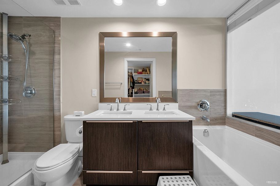 16 8677 Capstan Way Richmond, BC - 22