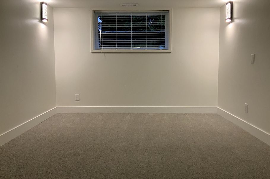 865 E 12th Street North Vancouver, BC - 35