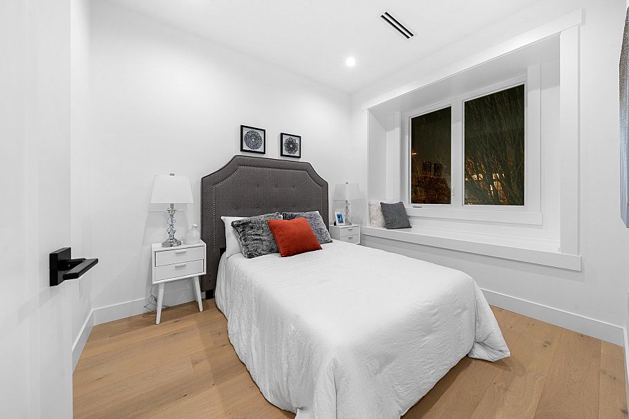 4990 Sherbrooke Street Vancouver, BC - 19