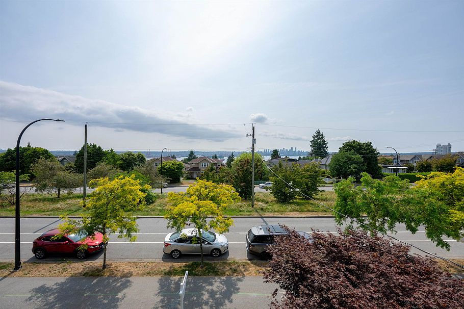 320 E Keith Road North Vancouver, BC - 23