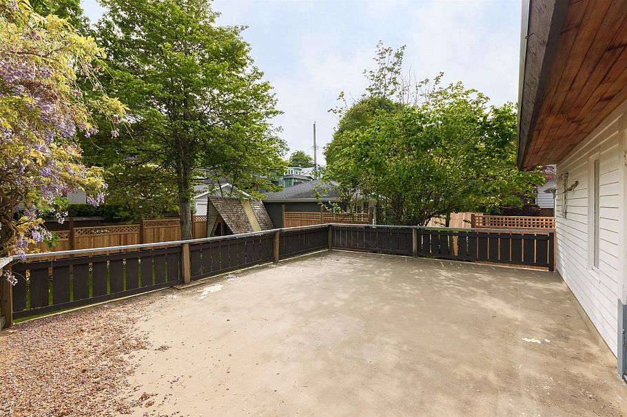 4138 W 13th Avenue Vancouver, BC - 32