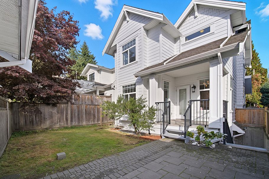 2411 George Street North Vancouver, BC - 34