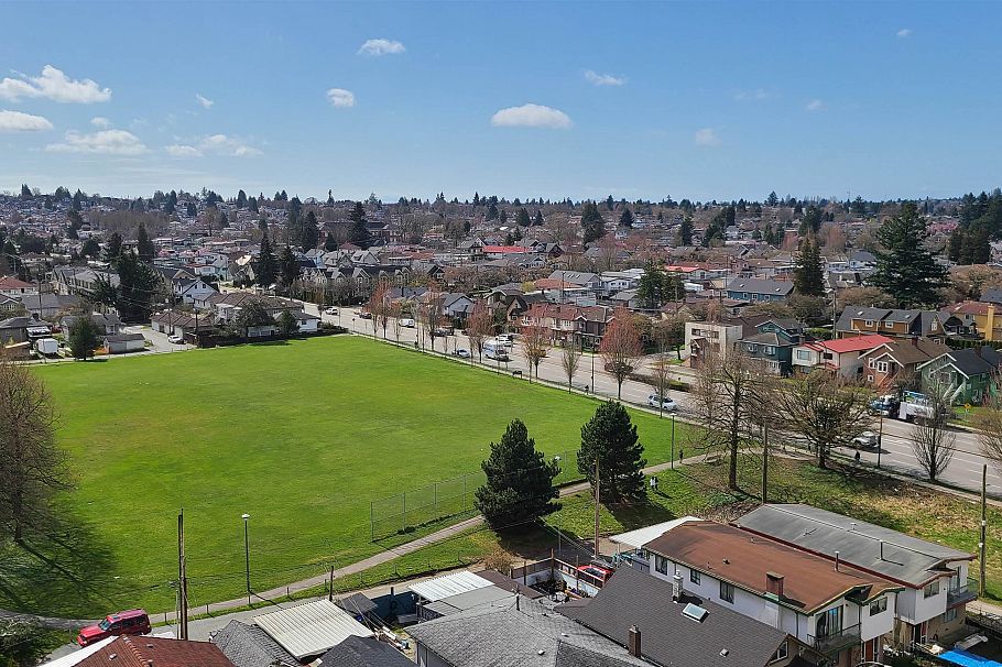 654 1483 E King Edward Avenue Vancouver, BC - 17