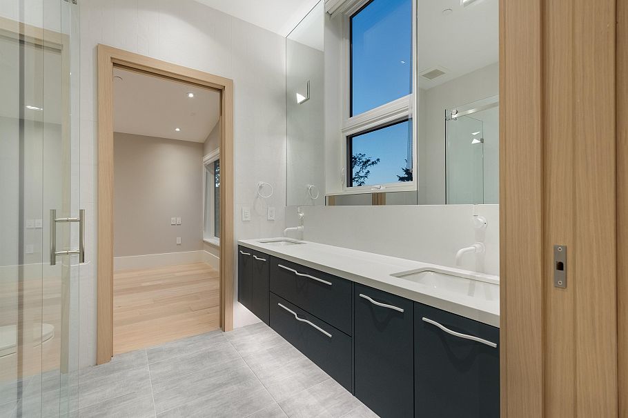 2128 W 21st Avenue Vancouver, BC - 39