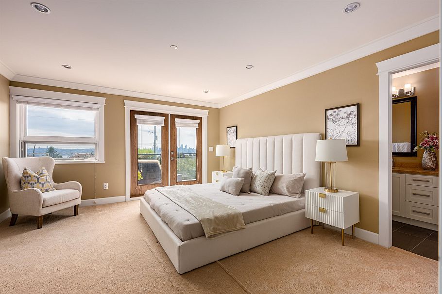 320 E Keith Road North Vancouver, BC - 18