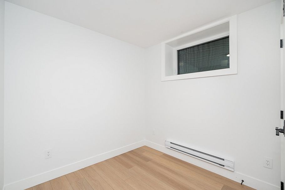 1 2753 Nanaimo Street Vancouver, BC - 27