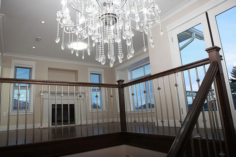 455 W 38th Avenue Vancouver, BC - 3