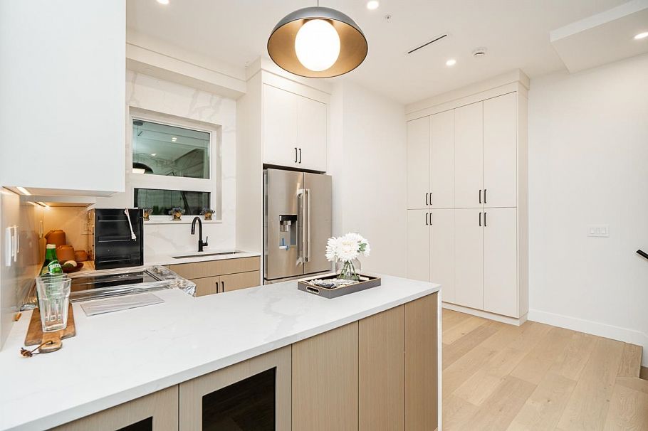 1 2753 Nanaimo Street Vancouver, BC - 11